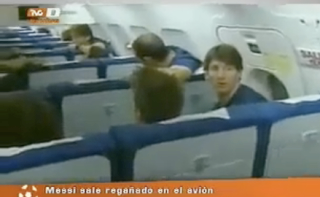 Illustration for article titled Lionel Messi Got A Stern Talking-To For Breaking An Airplane Wall (With Video)
